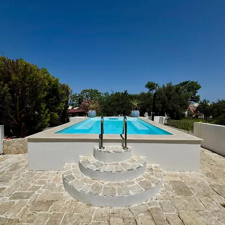 Giulia Apartmanhotel Parghelia